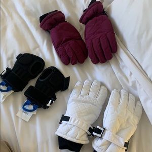 2 Snow gloves and wrist guard set